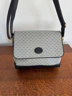 Gucci Vintage Micro GG Monogram Messenger Shoulder/Crossbody Bag with COA
